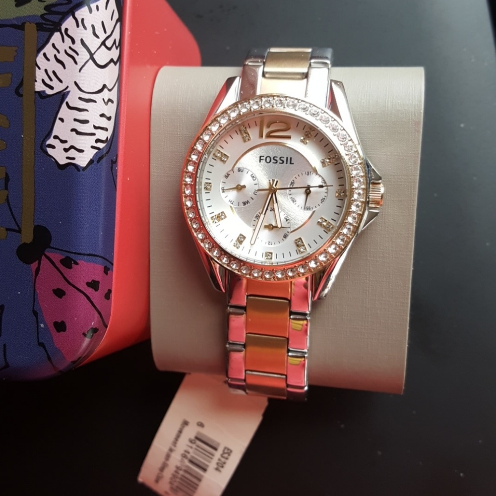 07:07  Fossil Stainless Steel Two Tone Bracelet Watch